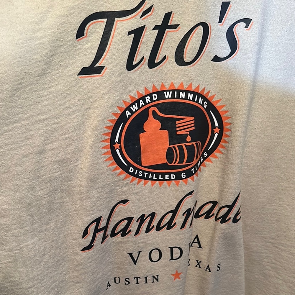 Tito’s crewneck sweatshirt - Picture 3 of 3